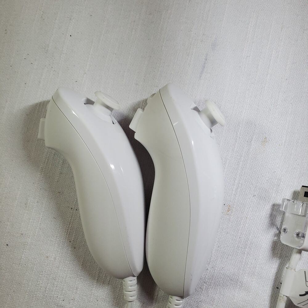 Nintendo Wii Nunchuck Controllers (Pair)